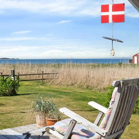 Cozy Summer House In Fons With Sea View Hébergement de vacances