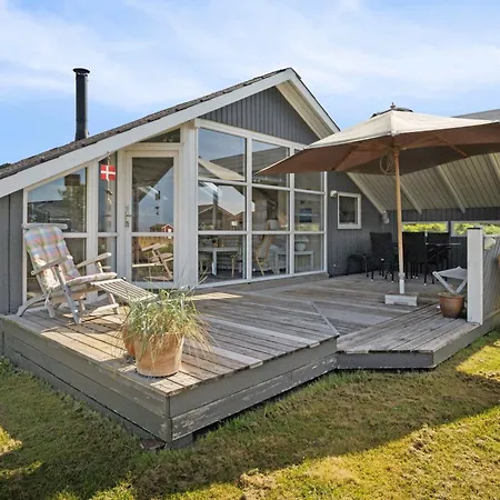 Vakantiehuis Cozy Summer House In Fons With Sea View