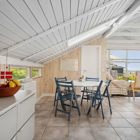 Vakantiehuis Cozy Summer House In Fons With Sea View Norre Aby