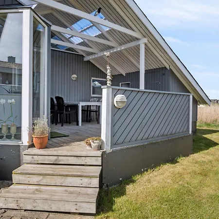 Cozy Summer House In Fons With Sea View