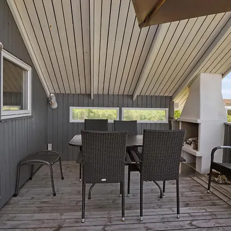 Cozy Summer House In Fons With Sea View