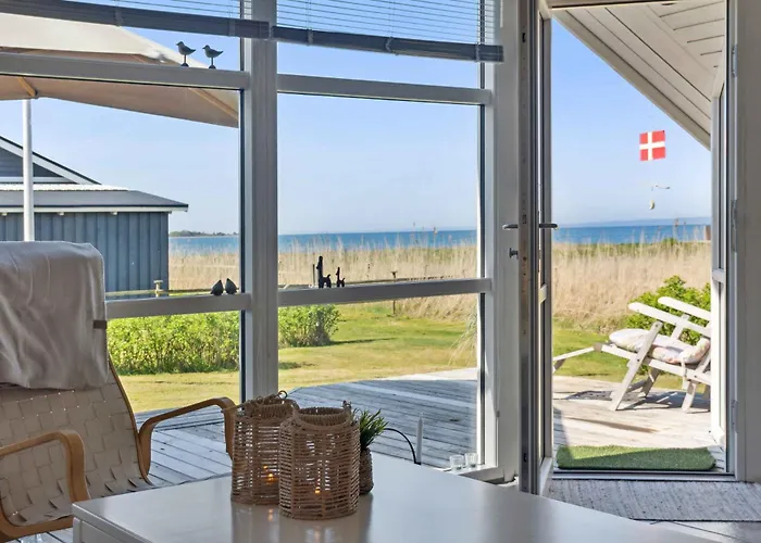 Cozy Summer House In Fons With Sea View Feriehus *