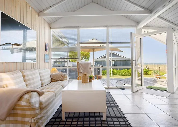 Cozy Summer House In Fons With Sea View Feriehus *