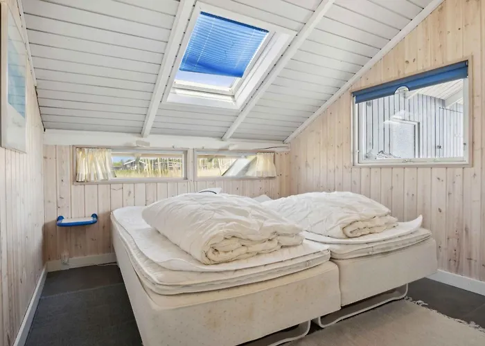 Cozy Summer House In Fons With Sea View