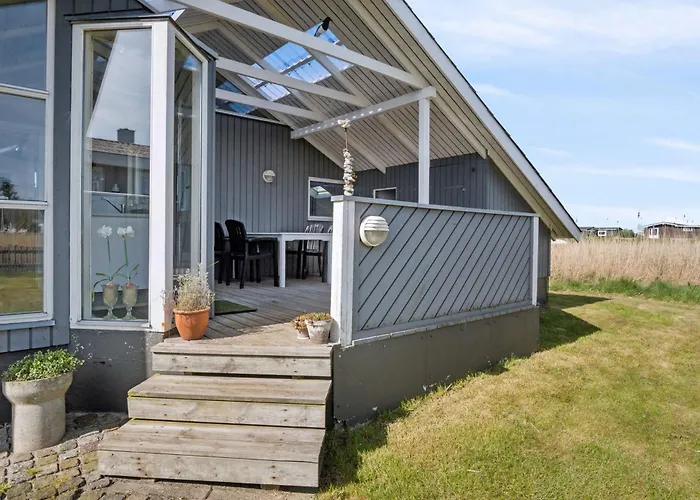 Cozy Summer House In Fons With Sea View