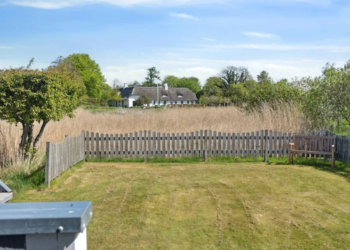 Feriehus Cozy Summer House In Fons With Sea View
